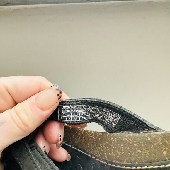 Teva Ventures Black Leather Flip Flops Women’s Size 7 - Picture 9 of 10